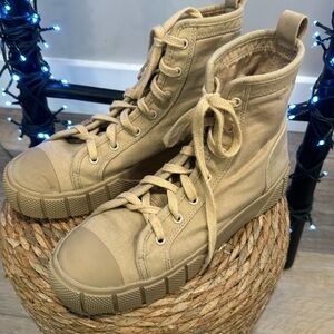 ZARA shoes  EU 8 CANVAS HIGH-TOP TRAINERS.